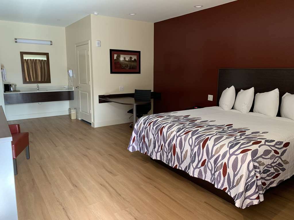 Red Roof Inn Houston - Willowbrook Louetta Room photo