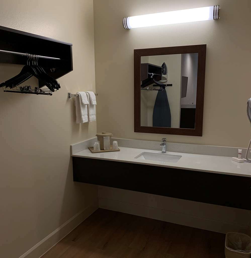 Red Roof Inn Houston - Willowbrook Louetta Room photo